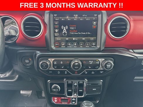 Used 2022 Jeep Wrangler Unlimited Rubicon w/ Cold Weather Group AWD/4WD image 17