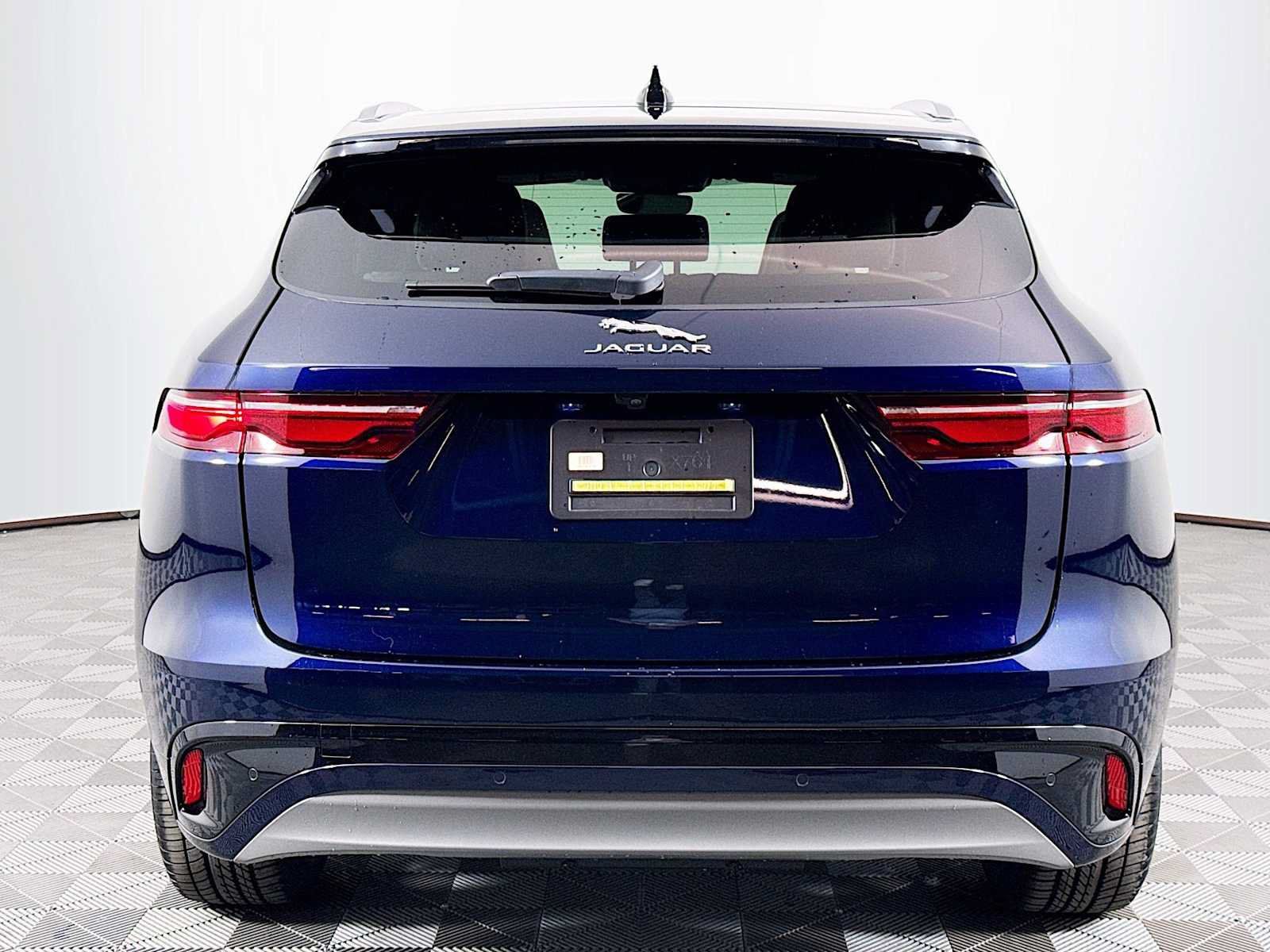 New 2025 Jaguar F-PACE R-Dynamic S AWD/4WD image 6