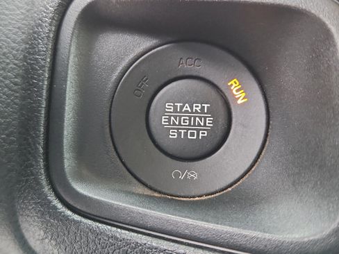 Used 2024 Jeep Wrangler Willys image 21