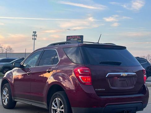 Used 2017 Chevrolet Equinox LT w/ Convenience Package image 3