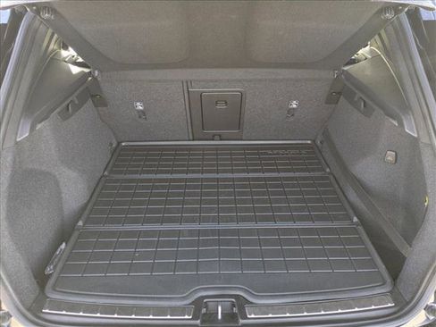 Used 2019 Volvo XC40 T4 Inscription image 6