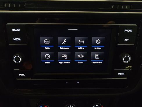 Used 2020 Volkswagen Tiguan S image 25