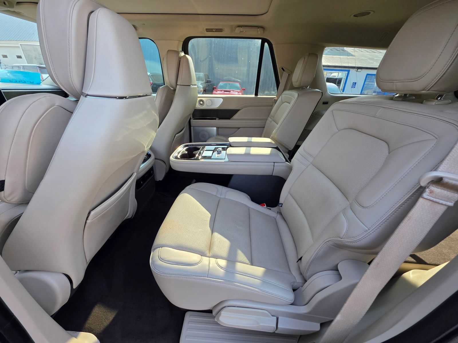 Used 2018 Lincoln Navigator Reserve w/ Technology Package AWD/4WD image 22
