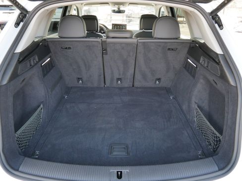 Used 2025 Audi Q5 2.0T Premium w/ Convenience Plus Package image 27