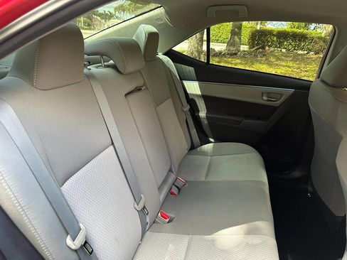 Used 2015 Toyota Corolla LE image 12