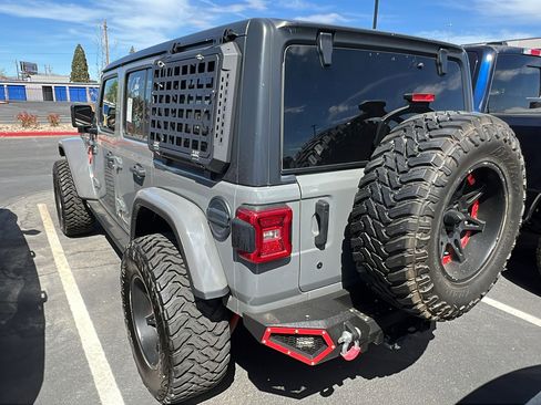 Used 2018 Jeep Wrangler Unlimited Rubicon w/ Dual Top Group AWD/4WD image 3