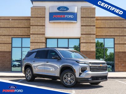 Used 2024 Chevrolet Traverse LT