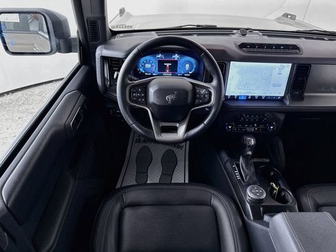 Certified 2025 Ford Bronco Badlands AWD/4WD image 3