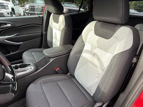 New 2026 Chevrolet Trax RS w/ Sunroof Package FWD image 5