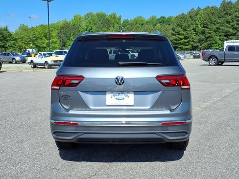 Used 2023 Volkswagen Tiguan SE FWD image 23