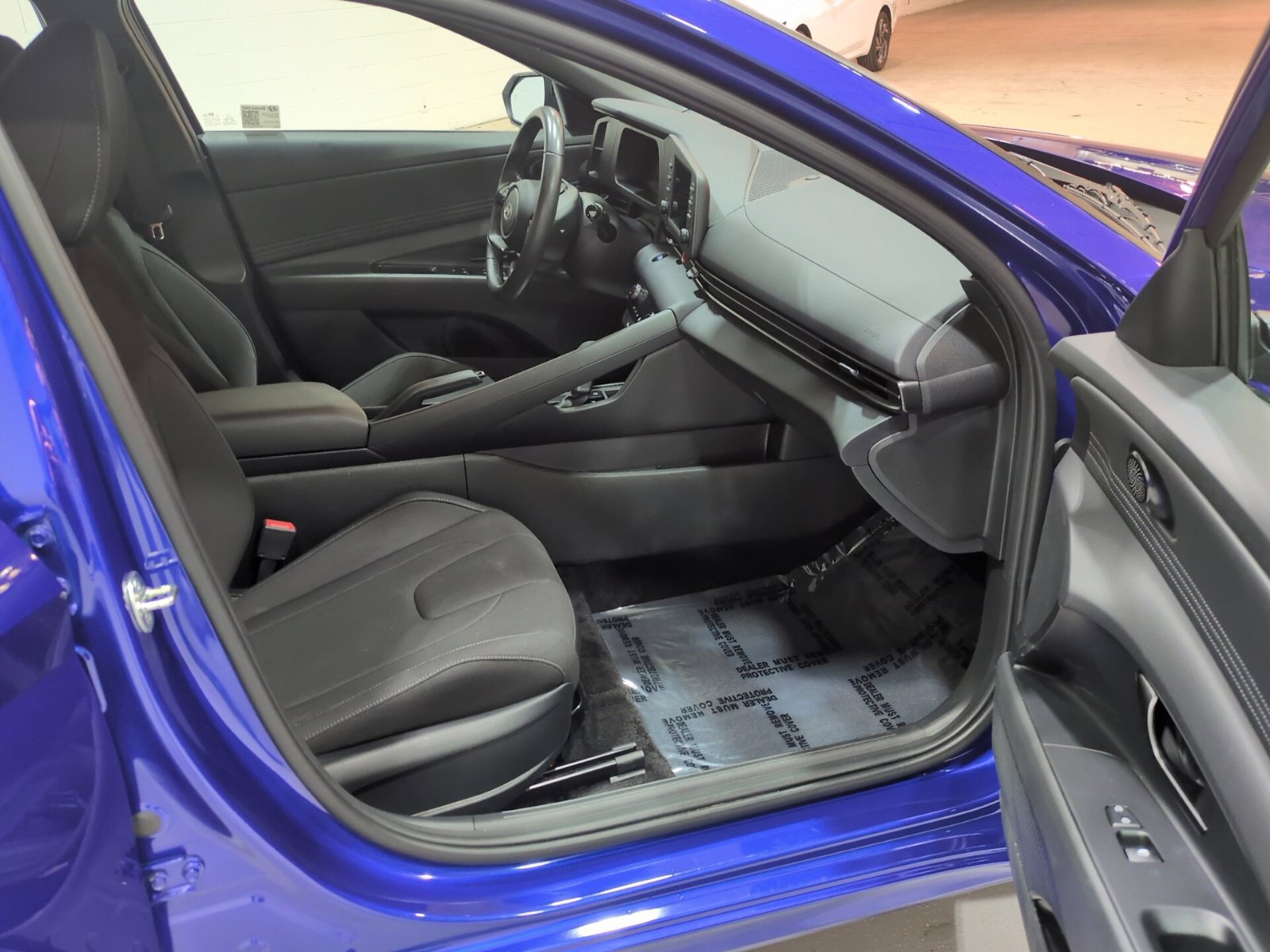 Used 2025 Hyundai Elantra Sport FWD image 9
