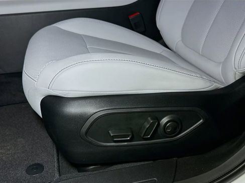 New 2026 Jeep Cherokee Limited image 13