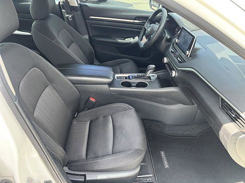 Certified 2022 Nissan Altima 2.5 SV AWD/4WD image 17