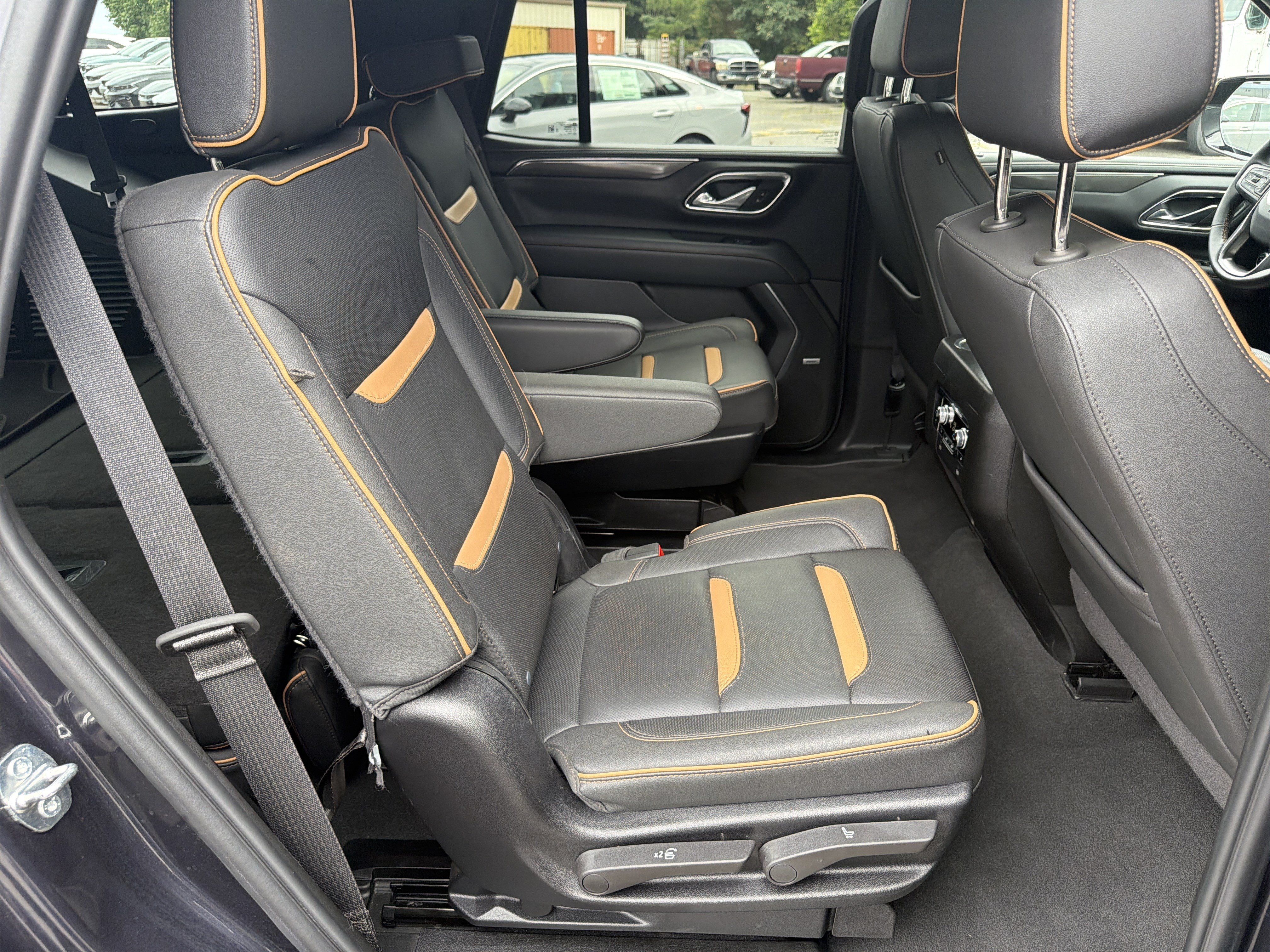 Used 2024 GMC Yukon AT4 AWD/4WD image 15