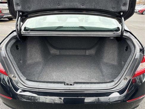 Used 2018 Honda Accord LX image 12