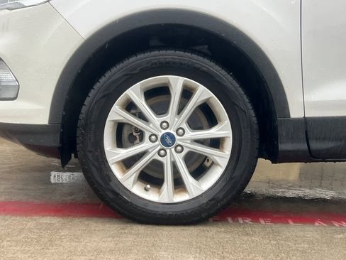 Used 2019 Ford Escape SEL image 28