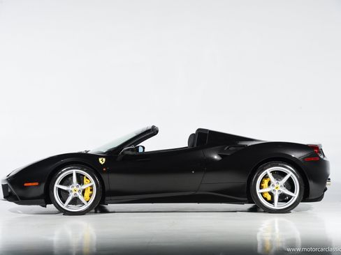 Used 2016 Ferrari 488 Spider RWD image 11