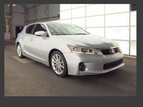 Used 2013 Lexus CT 200h w/ Premium Pkg w/Backup Camera FWD image 4