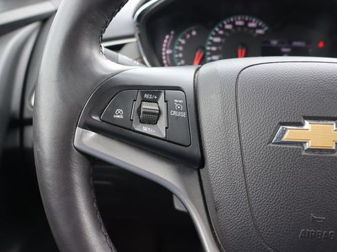 Used 2021 Chevrolet Trax LT w/ Redline Edition AWD/4WD image 7