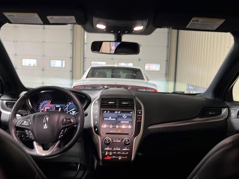 Used 2019 Lincoln MKC Premiere image 24