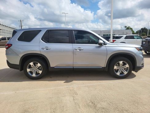Used 2024 Honda Pilot EX-L image 4