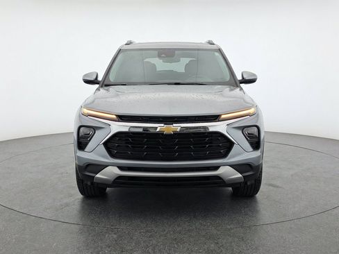 Used 2025 Chevrolet TrailBlazer LT w/ Driver Confidence Package AWD/4WD image 2