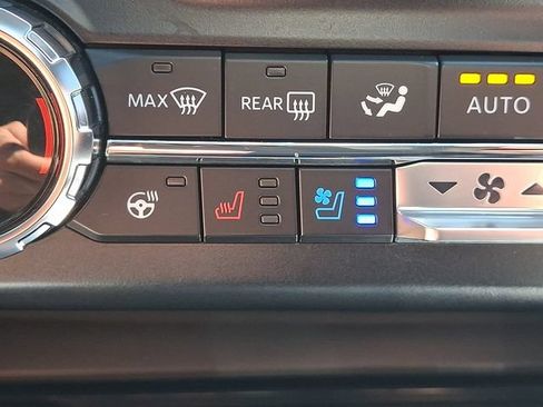 Used 2024 Ford F250 Lariat w/ Lariat Ultimate Package AWD/4WD image 24