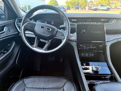 Used 2022 Jeep Grand Cherokee Limited AWD/4WD image 14