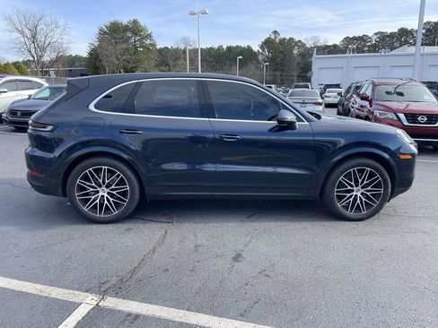 Used 2024 Porsche Cayenne image 11