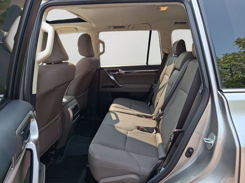 Used 2023 Lexus GX 460 Premium w/ Premium Package AWD/4WD image 8