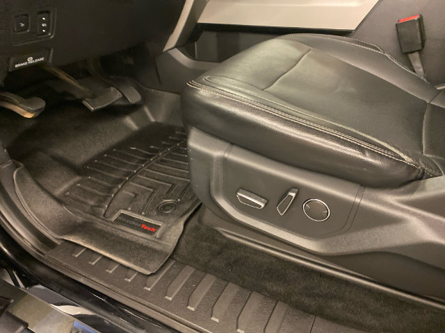 Used 2017 Ford F350 Lariat w/ Lariat Ultimate Package AWD/4WD image 17
