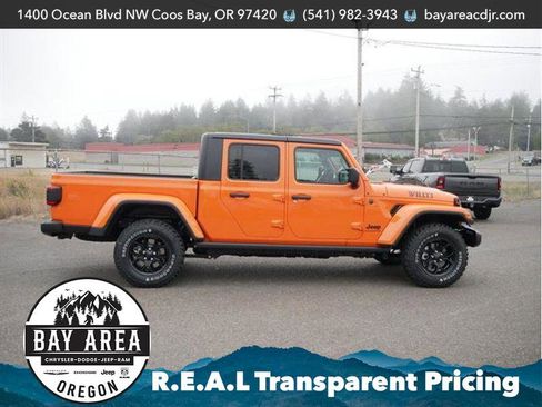 New 2025 Jeep Gladiator Willys image 6