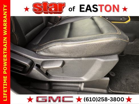 Used 2023 Ford Bronco Badlands image 10