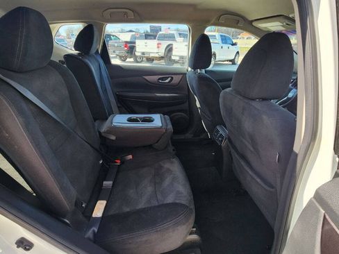 Used 2016 Nissan Rogue S FWD image 19