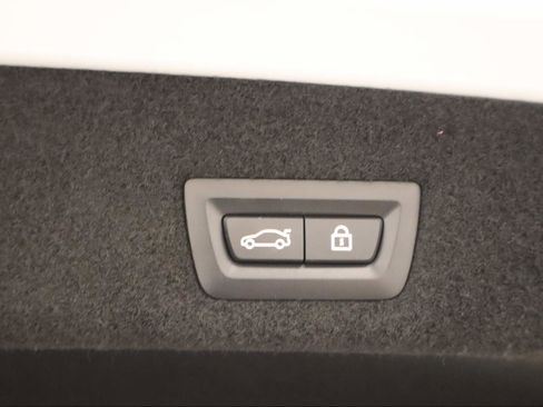 Used 2022 BMW 750i xDrive w/ Executive Package image 23