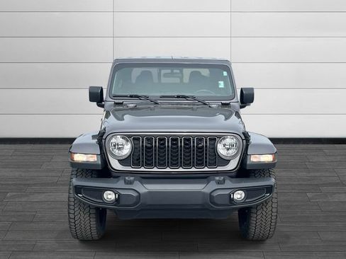 Used 2024 Jeep Gladiator Sport AWD/4WD image 9