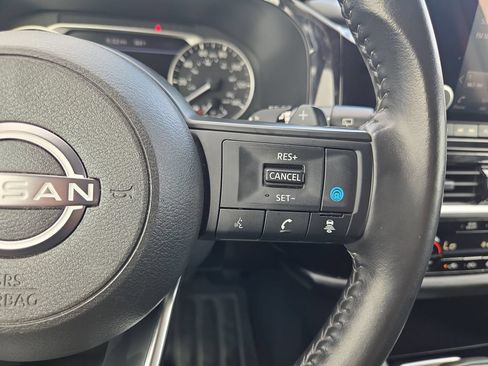 Certified 2024 Nissan Pathfinder SV FWD image 17