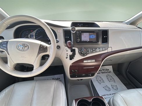 Used 2012 Toyota Sienna XLE w/ Entertainment Pkg image 13
