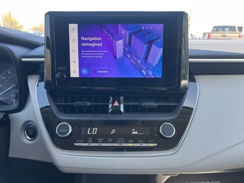 Used 2024 Toyota Corolla LE w/ LE Convenience Package image 4