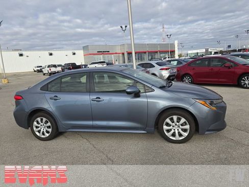 Used 2023 Toyota Corolla LE image 2