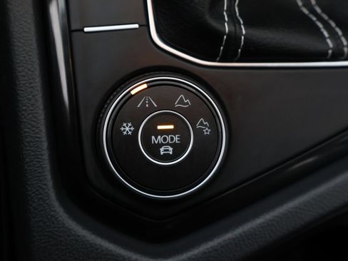 Used 2024 Volkswagen Taos SE w/ Taos Adventure Package (SXB) AWD/4WD image 51
