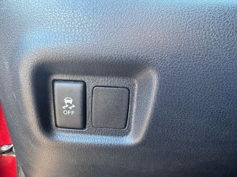 Used 2016 Nissan Versa SV image 20