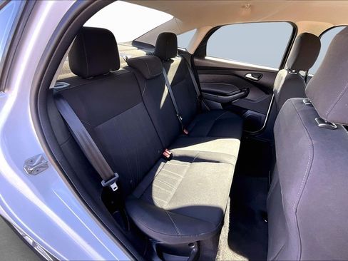 Used 2018 Ford Focus SE image 25