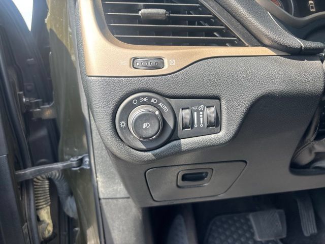Used 2016 Jeep Cherokee 75th Anniversary AWD/4WD image 32