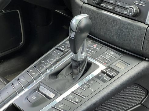 Certified 2017 Porsche Macan AWD/4WD image 40