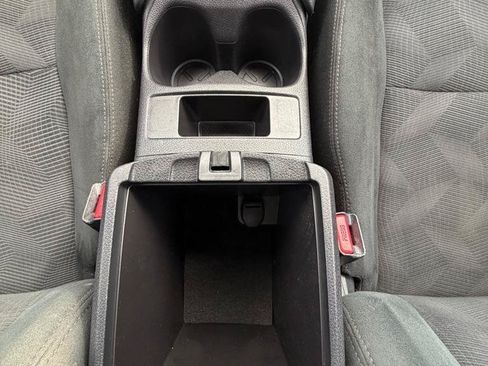 Used 2016 Nissan Rogue S FWD image 23