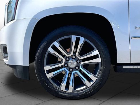 Used 2020 GMC Yukon XL Denali w/ Open Road Package AWD/4WD image 11