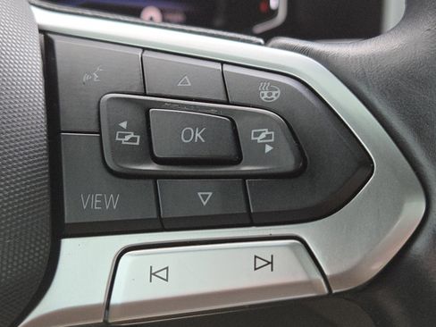 Used 2020 Volkswagen Atlas Cross Sport SEL image 33