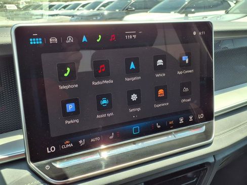 New 2025 Volkswagen Tiguan SE image 19