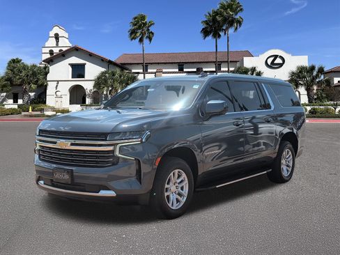 Used 2021 Chevrolet Suburban LT RWD image 5